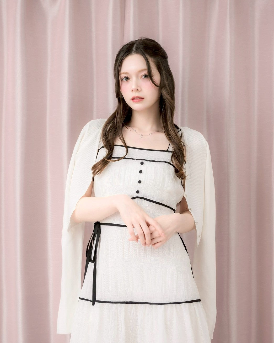 モデル身長：155cm / 着用カラー：ホワイト