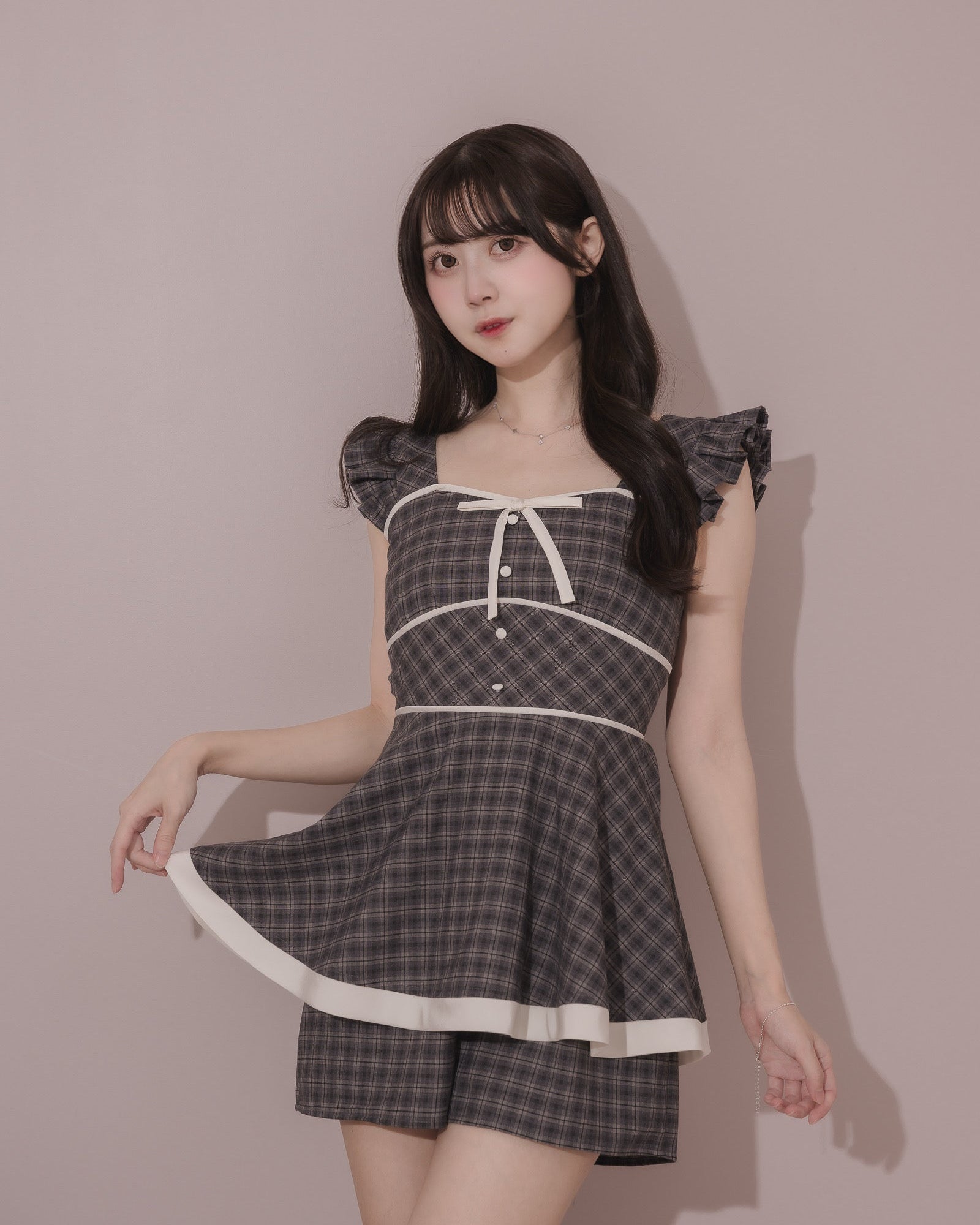 モデル身長：159cm / 着用カラー：グレーチェック