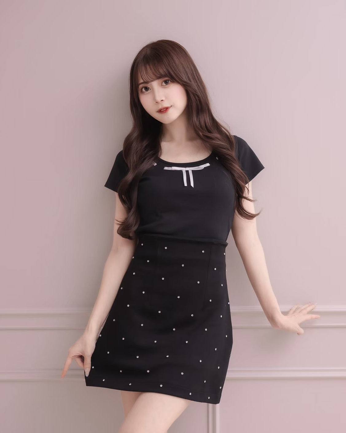 モデル身長：159cm / 着用カラー：ブラック×ホワイト