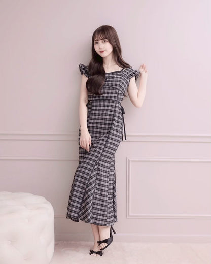 モデル身長：159cm / 着用カラー：グレーチェック