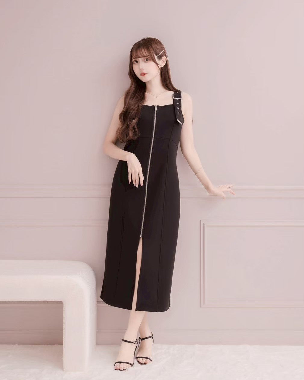 モデル身長：159cm / 着用カラー：ブラック