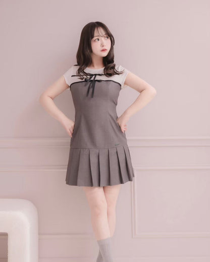 モデル身長：151cm / 着用カラー：チャコール×ブラック