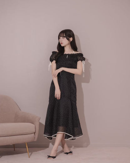 モデル身長：159cm / 着用カラー：ブラックドット