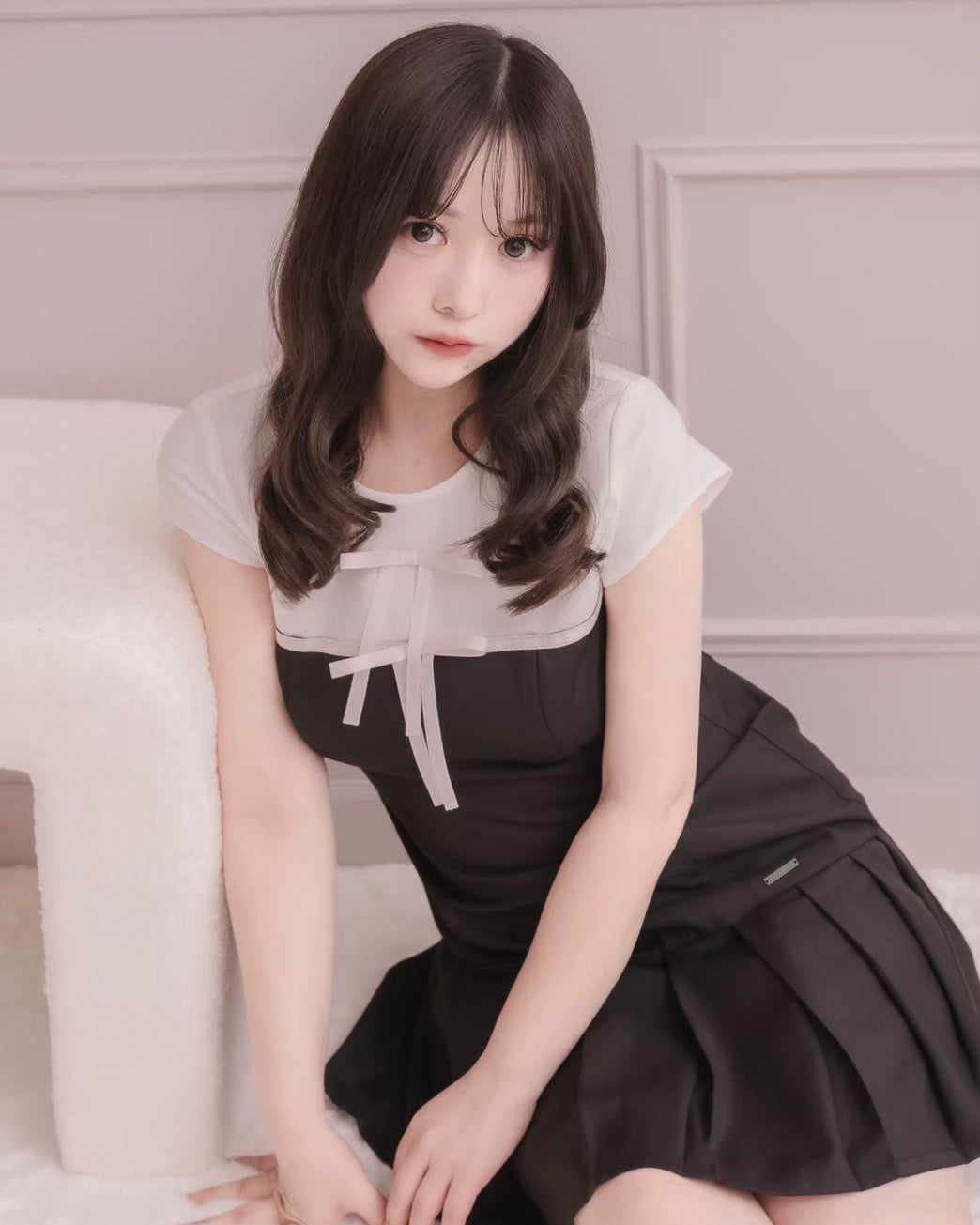 モデル身長：151cm / 着用カラー：ブラック×ピンク