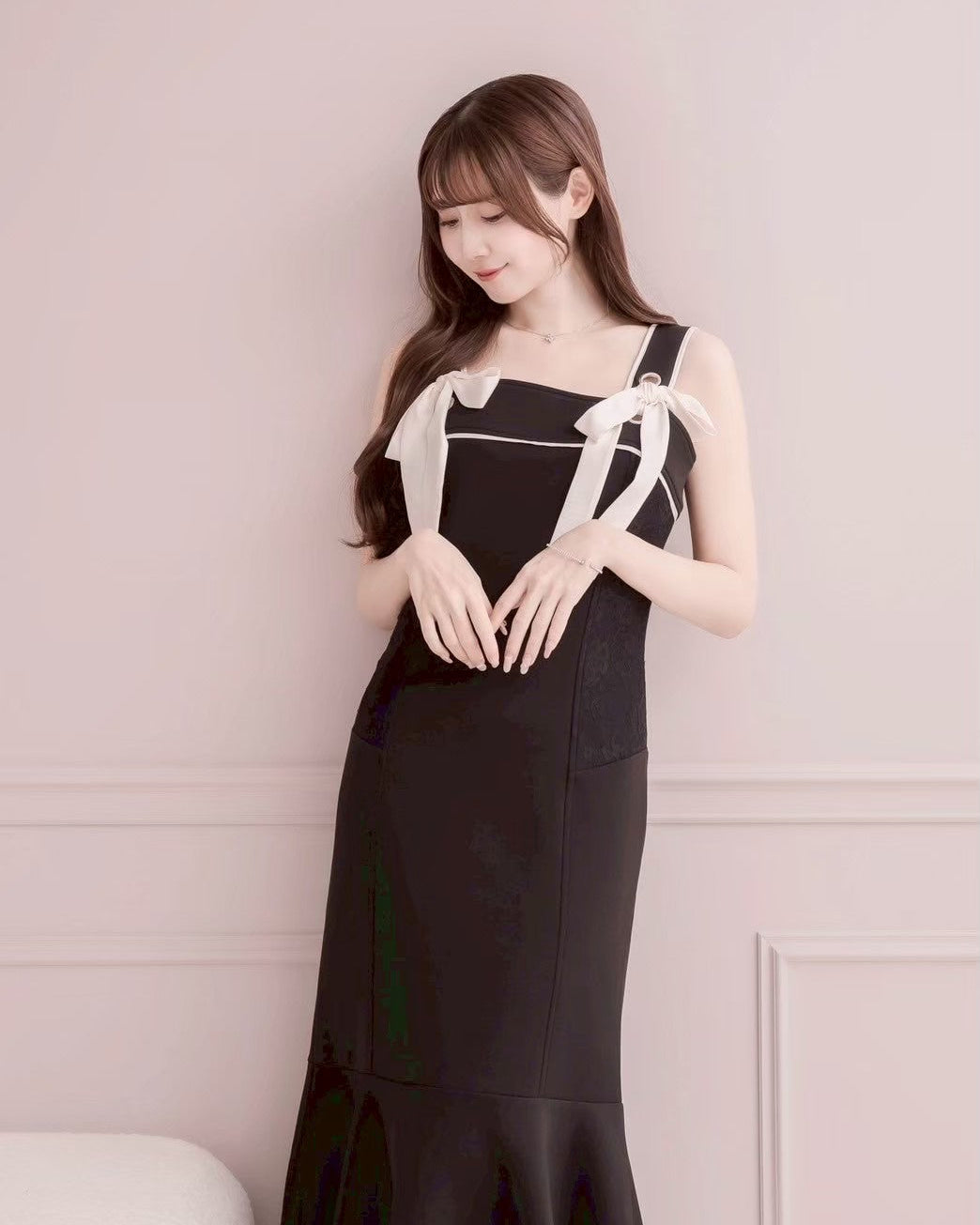 モデル身長：159cm / 着用カラー：ブラック