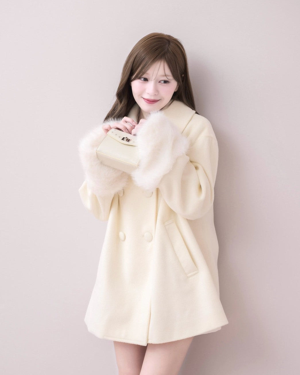 モデル身長：155cm / 着用カラー：アイボリー