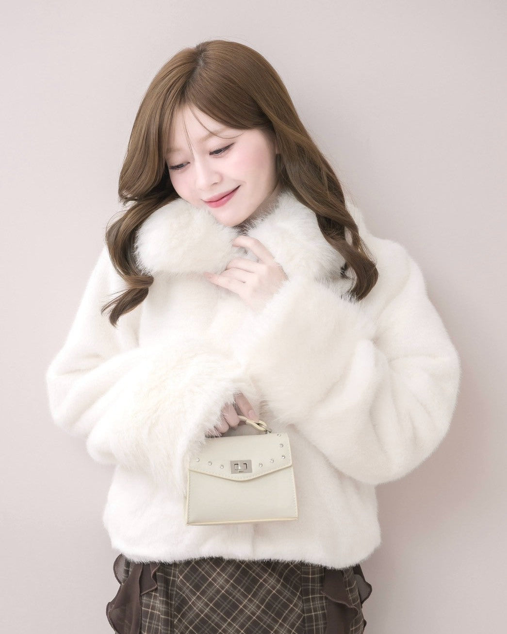 モデル身長：155cm / 着用カラー：アイボリー