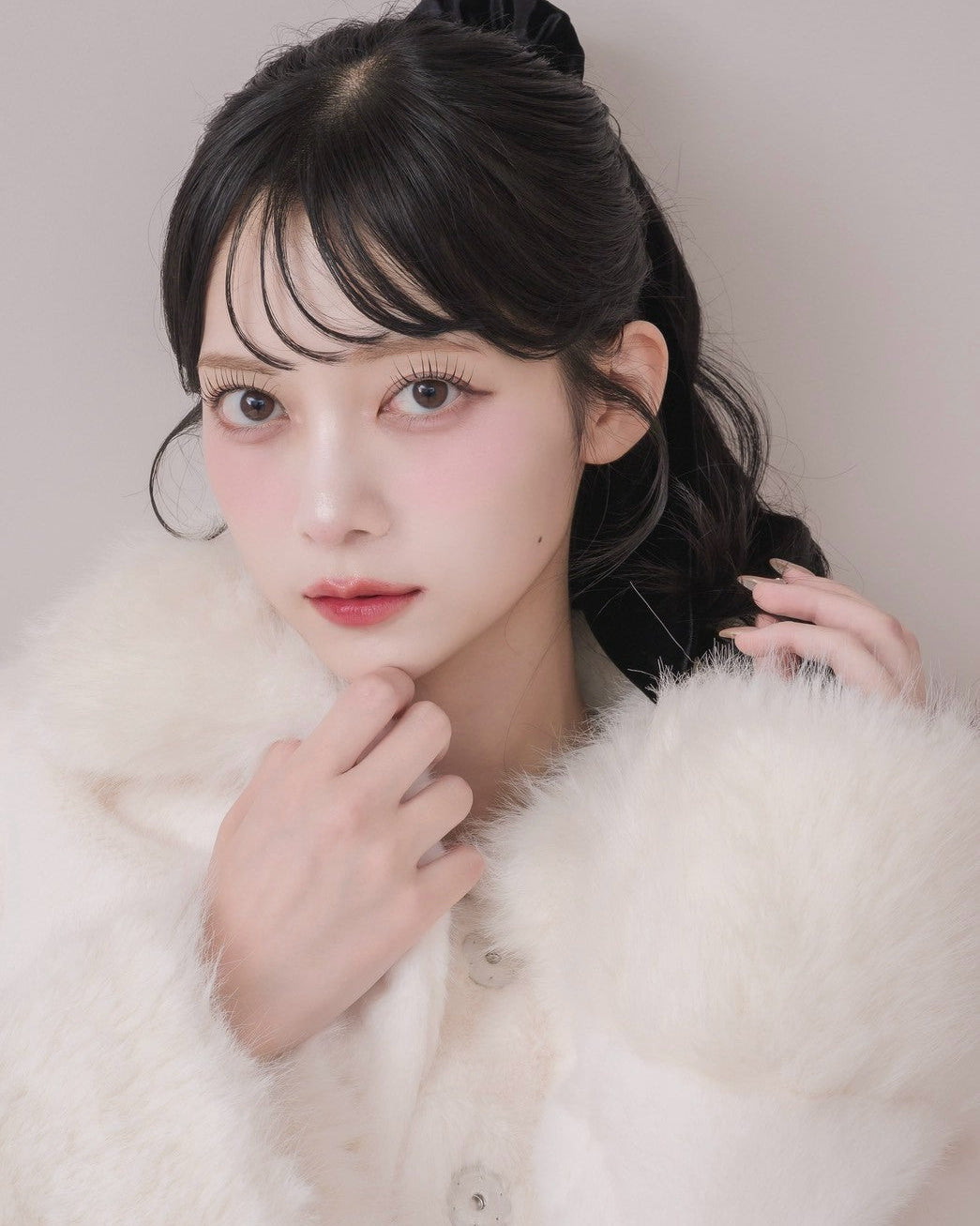 モデル身長：164cm / 着用カラー：アイボリー