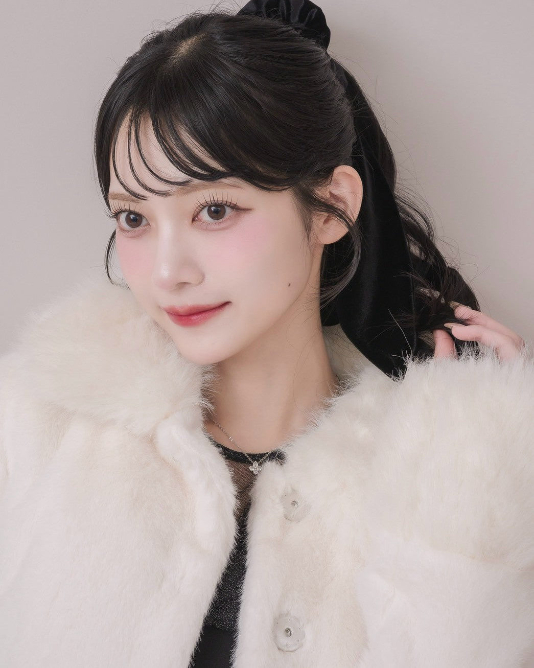 モデル身長：164cm / 着用カラー：アイボリー