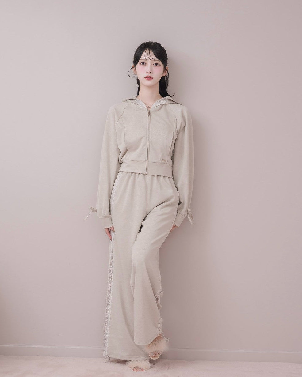 モデル身長：164cm / 着用カラー：ベージュ