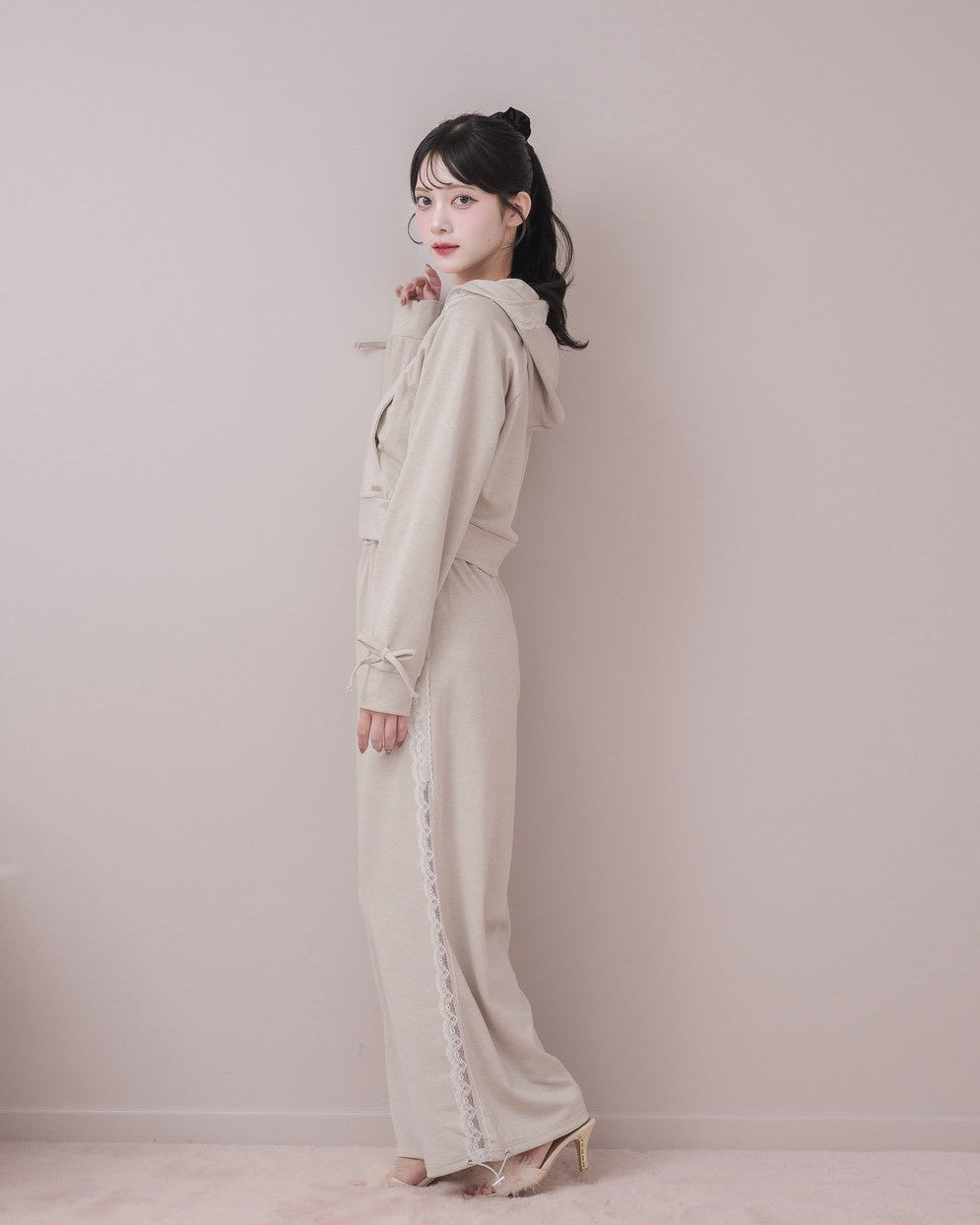 モデル身長：164cm / 着用カラー：ベージュ