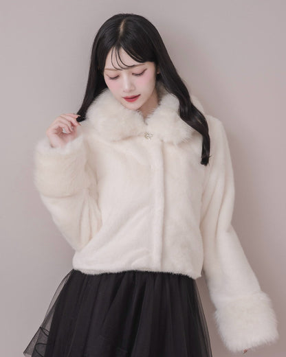 モデル身長：164cm / 着用カラー：アイボリー
