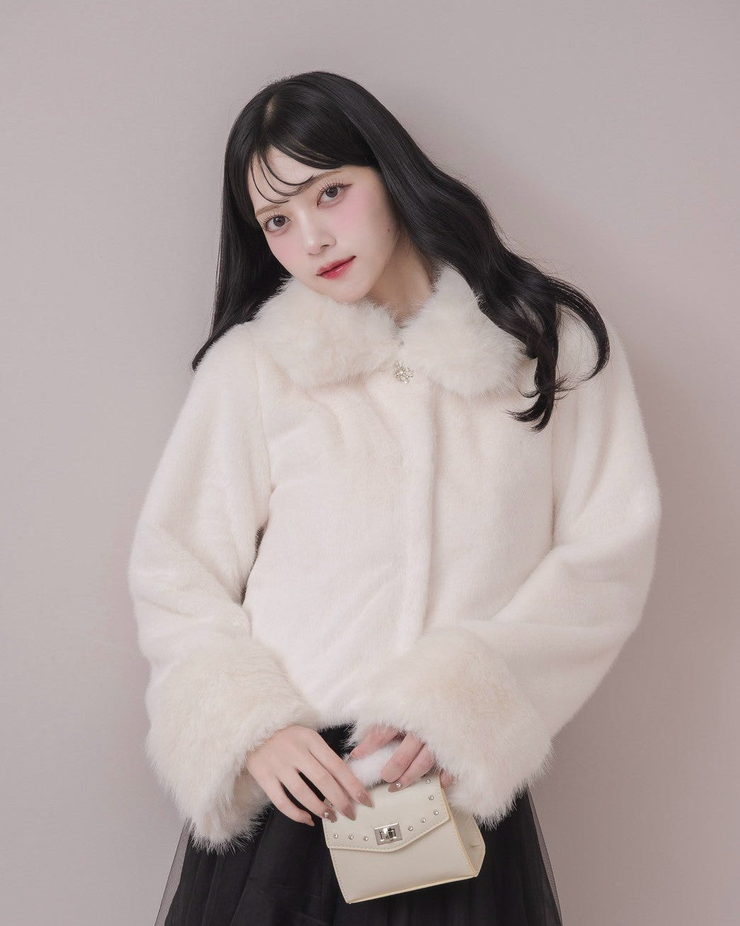 モデル身長：164cm / 着用カラー：アイボリー
