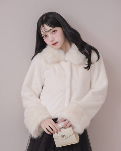 モデル身長：164cm / 着用カラー：アイボリー