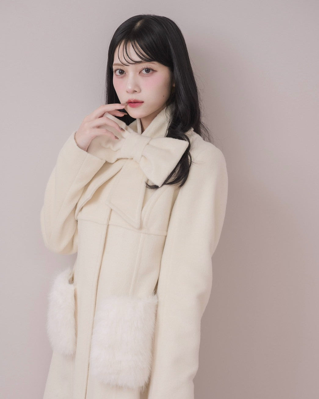 モデル身長：164cm / 着用カラー：アイボリー