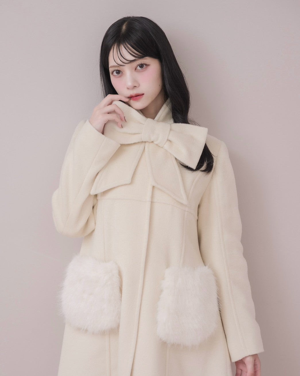 モデル身長：164cm / 着用カラー：アイボリー