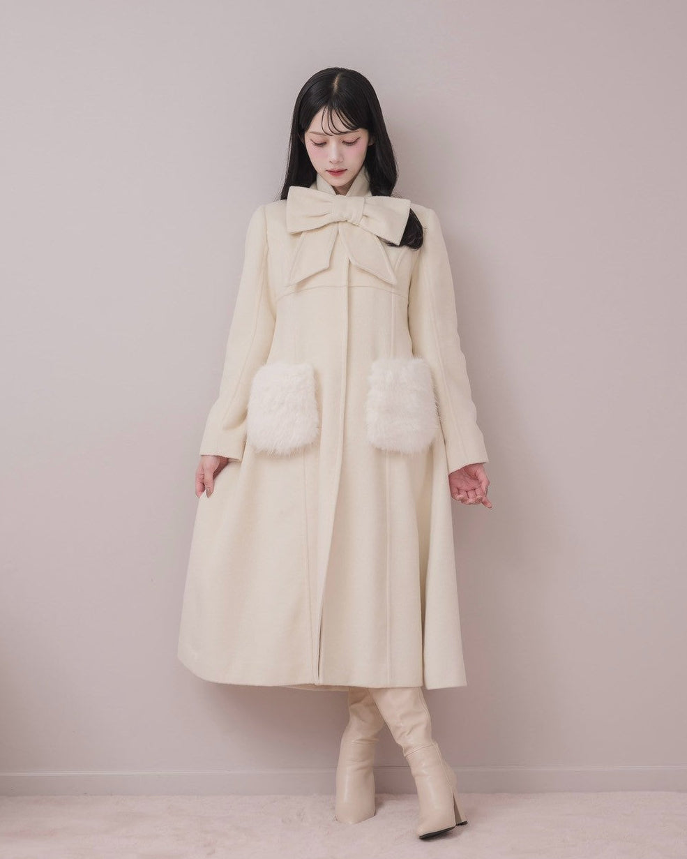 モデル身長：164cm / 着用カラー：アイボリー