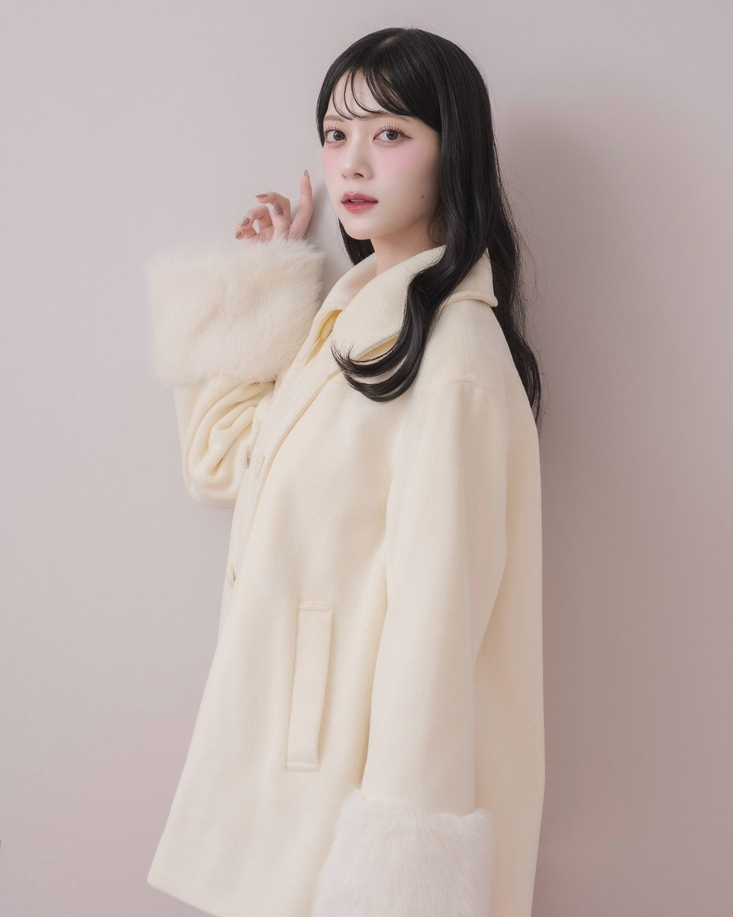 モデル身長：164cm / 着用カラー：アイボリー