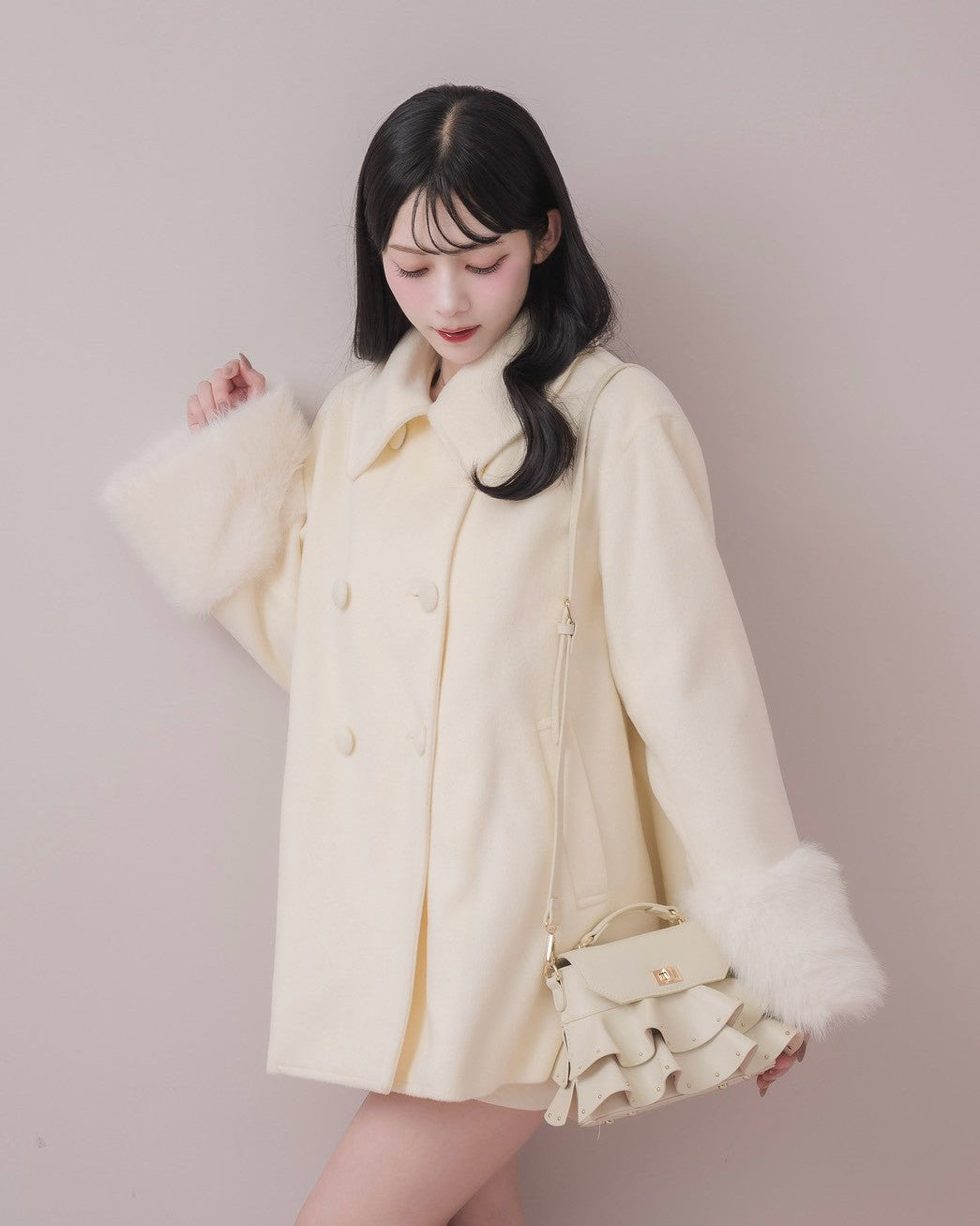 モデル身長：164cm / 着用カラー：アイボリー